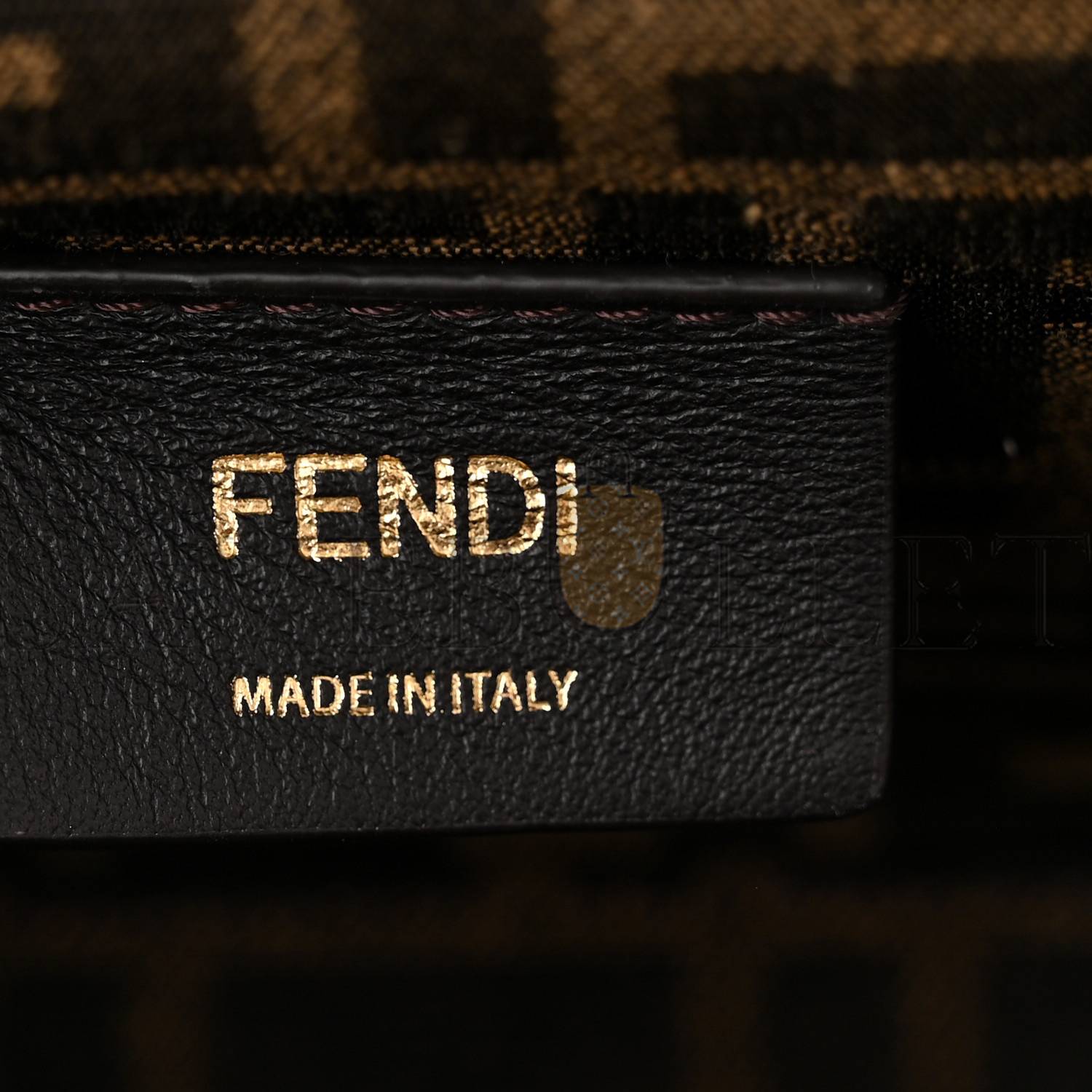 FENDI SHINY NAPPA SNAKESKIN SMALL FENDI FIRST WHITE ROCCIA (24*19*9cm)