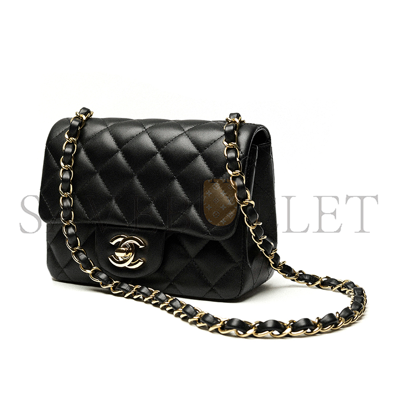 CHANEL MINI CLASSIC HANDBAG A35200 Y04059 94305 (17*13.5*8cm)
